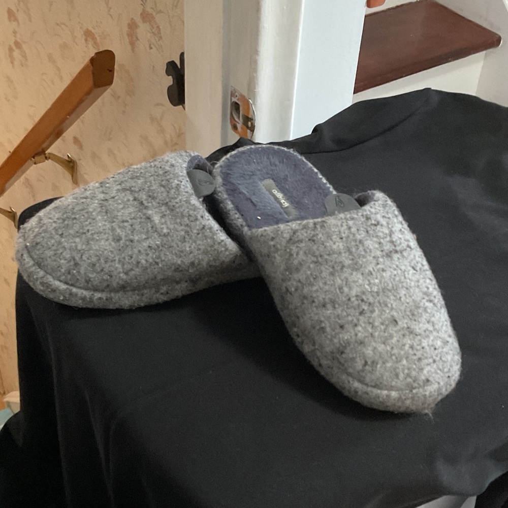 P486. allbirds Gray Wool Slip-On Slippers NWOT